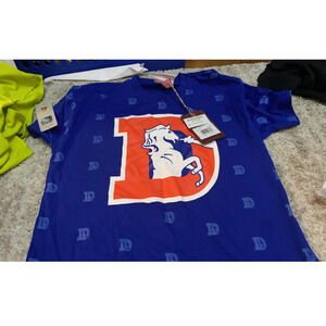 mitchell and ness blue t-shirt youth size L 14/16